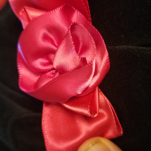 Betsey Johnson Black Velvet Robe with Pink Lining - Picture 4 of 9